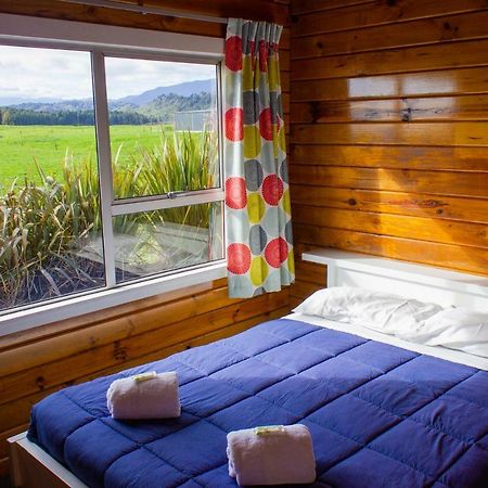 Little Wanganui Hotel Bagian luar foto