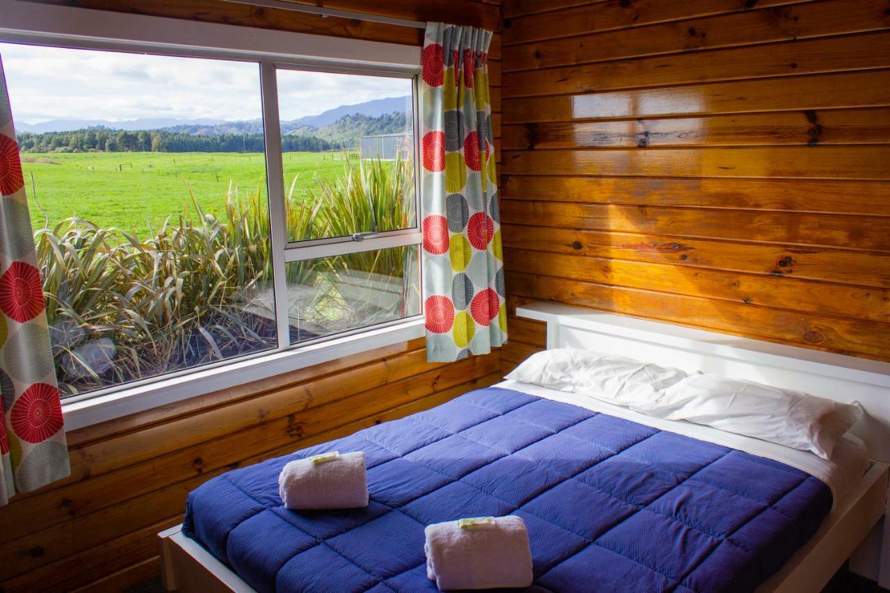 Little Wanganui Hotel Bagian luar foto